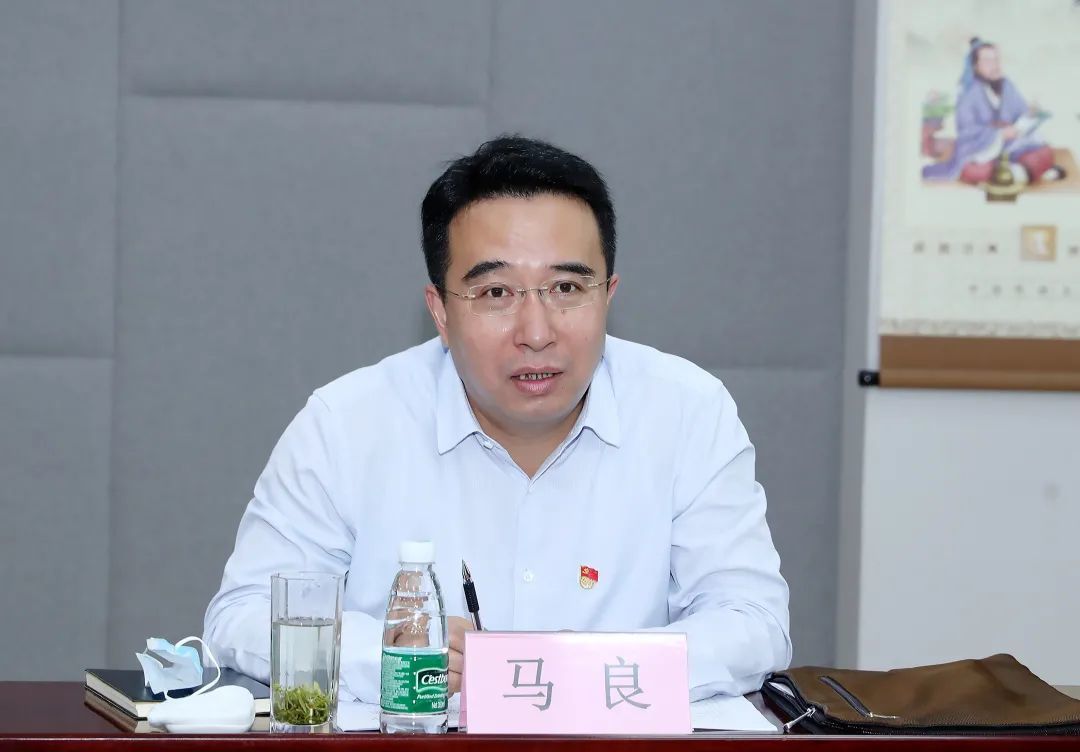 无锡滨湖区委书记马良走进南苑社区开展两进两问活动