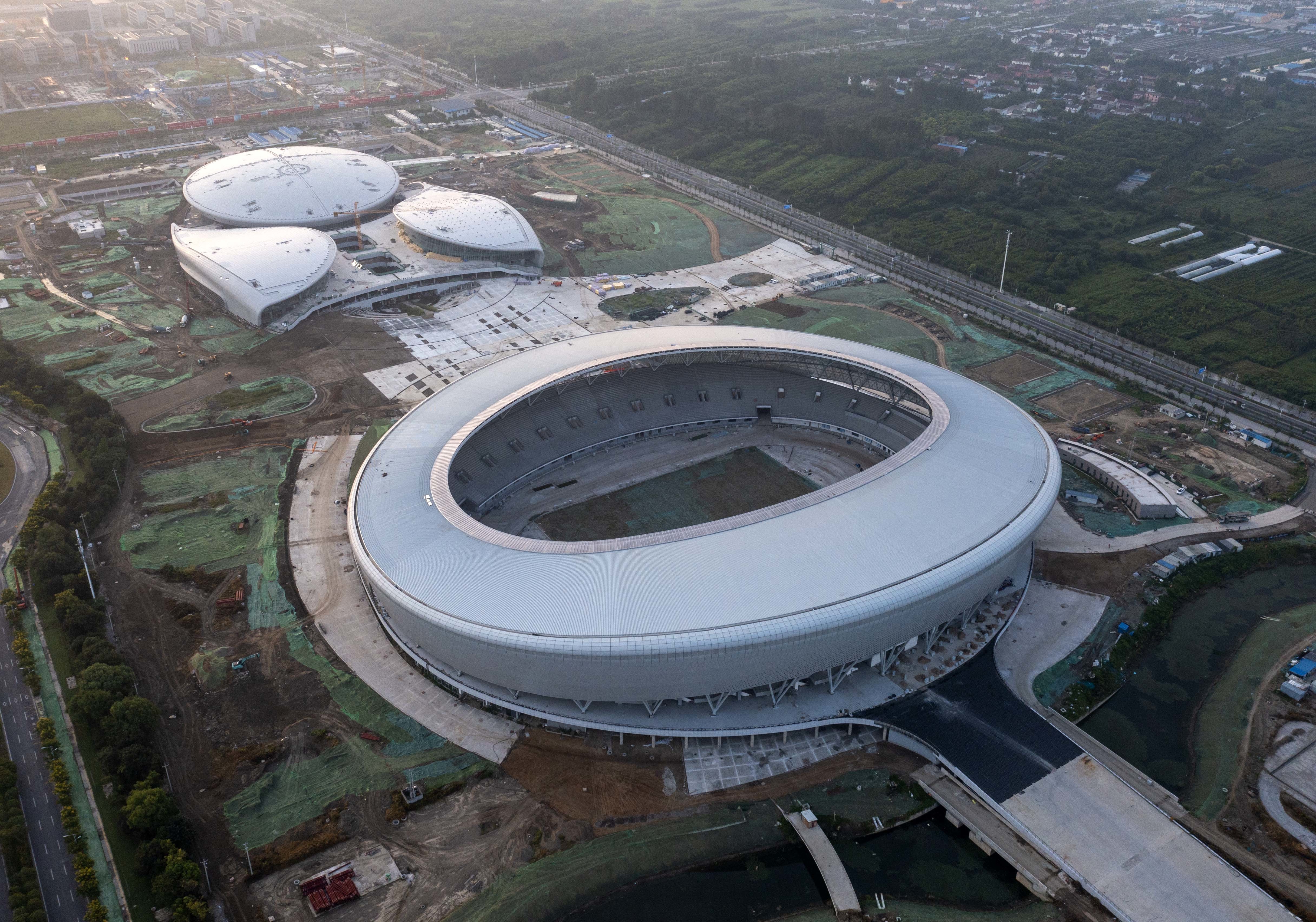 2021年8月31日,江苏省泰州市体育公园项目建设工地,一场三馆施工正在