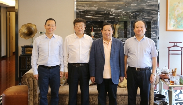 校党委书记李兴旺,党委副书记闫祖书一行专程前往福建省福清市看望并