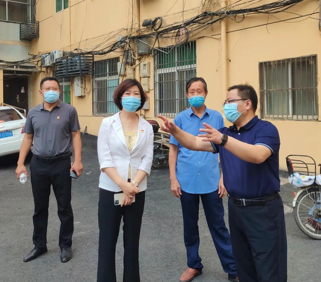 盐城滨海县宣传部部长申建春:调研老旧小区物业全覆盖