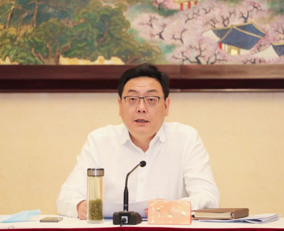 泰州市委书记朱立凡用档案见证党的历史讲好党的故事