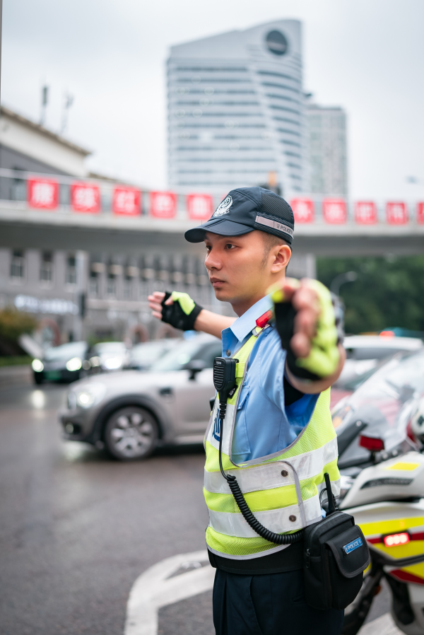 【原创】重庆渝中渝警骁骑辅警秦皋源:用汗水守护平安 让青春闪亮梦想