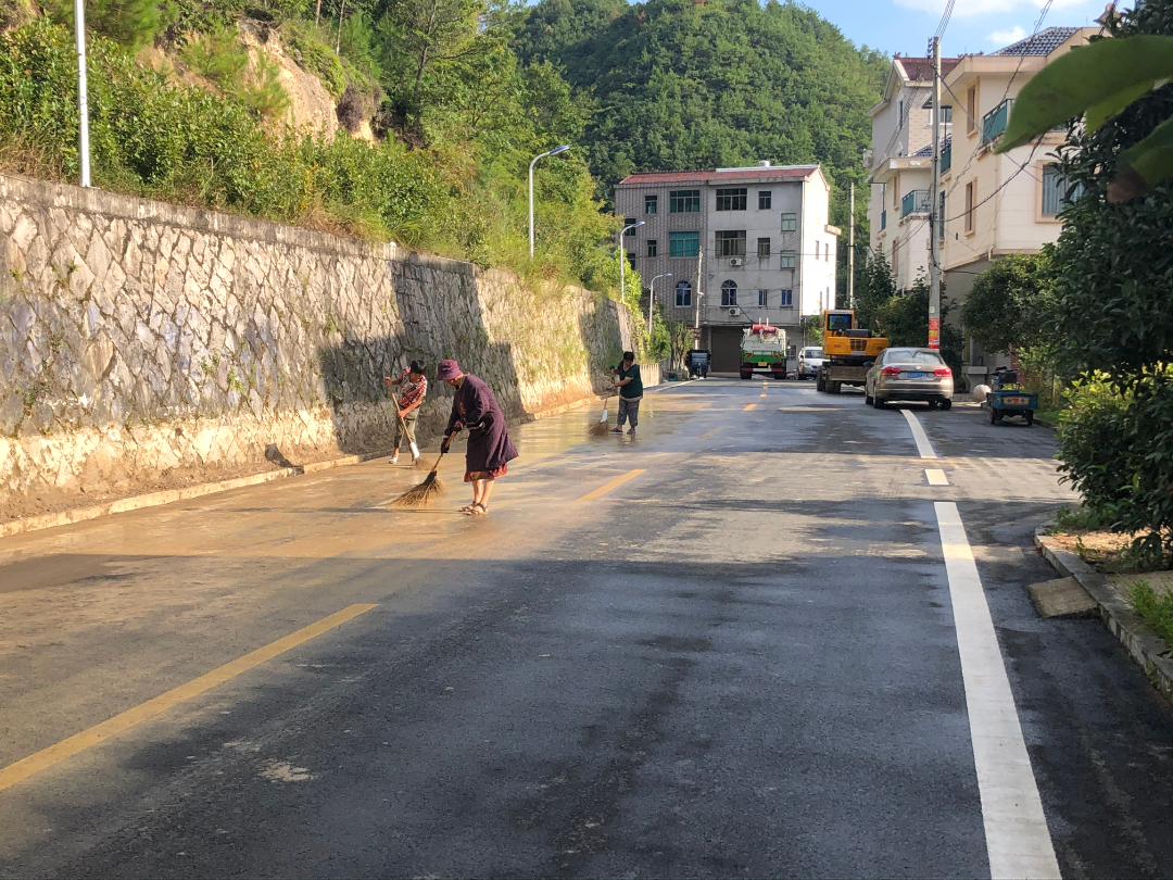 天台路域環境整治利箭行動助力四好農村路國家級示範縣創建