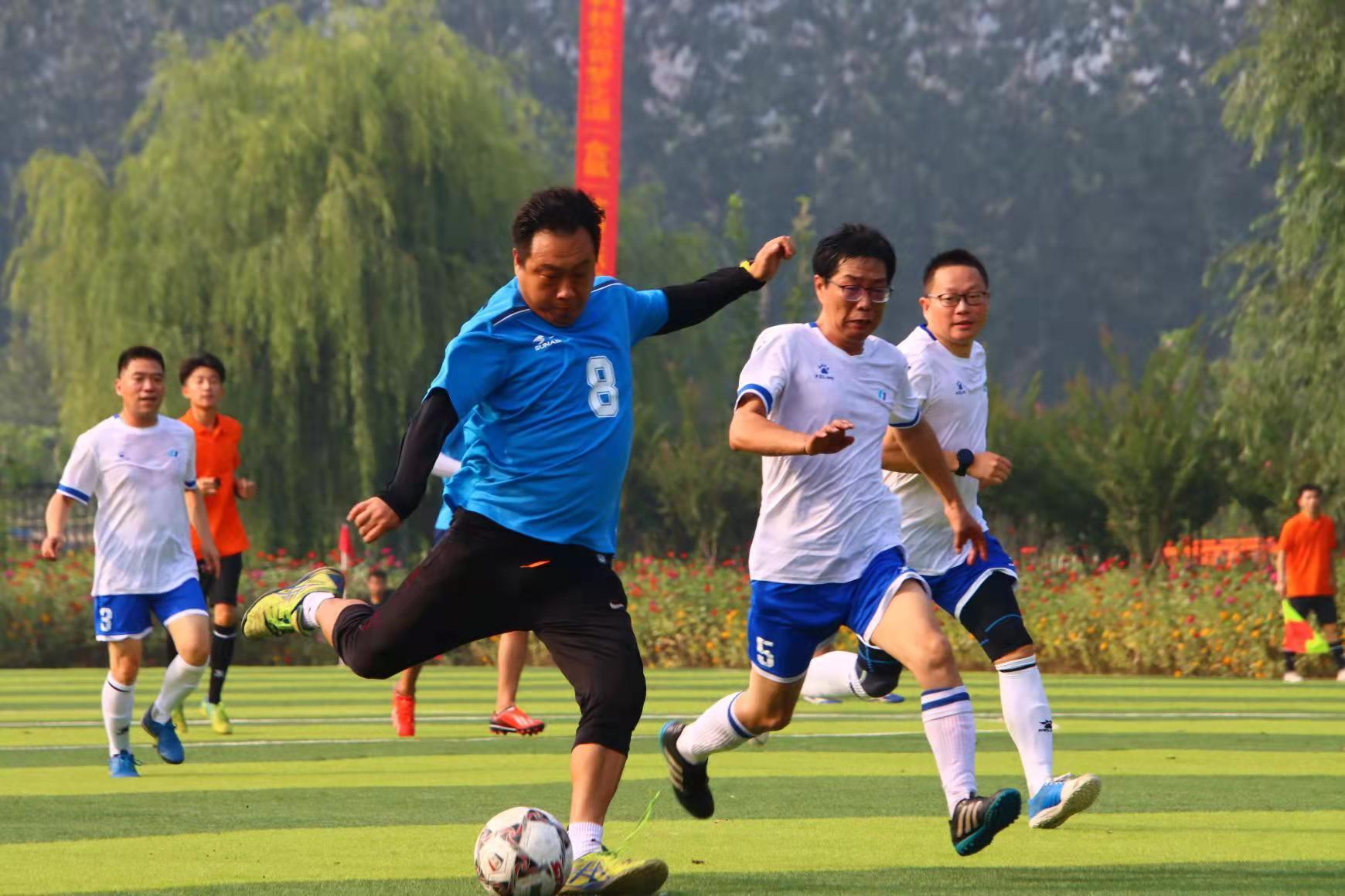 石家庄水务集团与中国华电集团有限公司河北分公司举办足球友谊赛