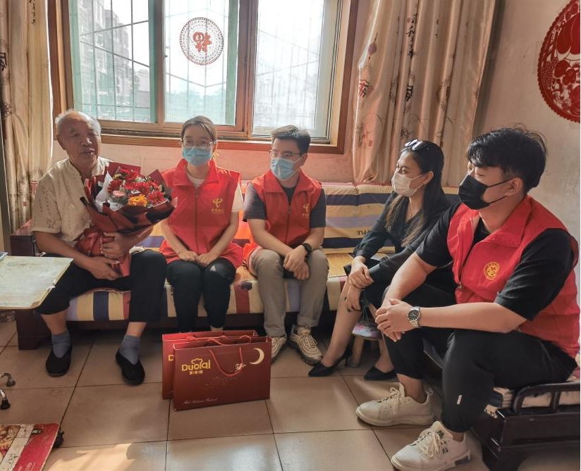 中国电信邢台分公司组织开展“心系老教师，关爱暖人心”敬老爱老慰问活动