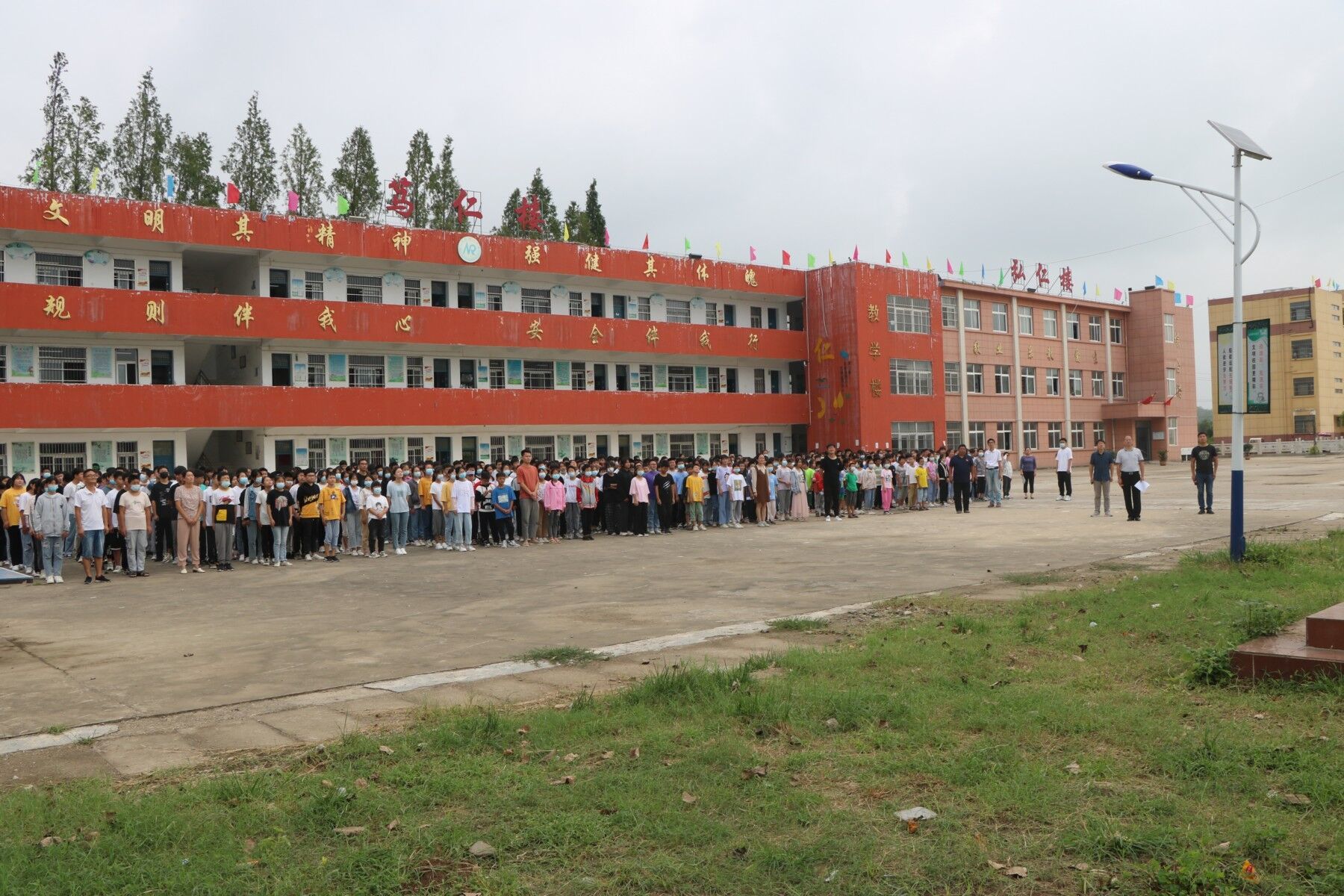 定远县能仁学校举行秋季开学第一次升旗仪式暨开学典礼