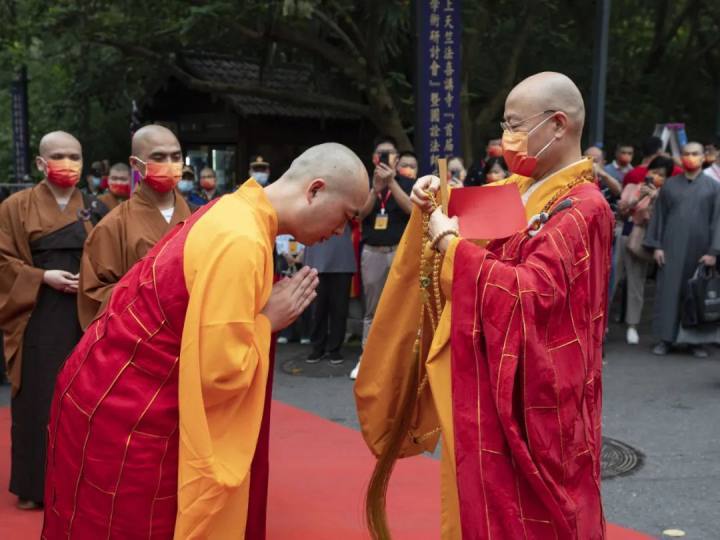 杭州上天竺法喜讲寺举行圆诠法师荣膺方丈升座庆典