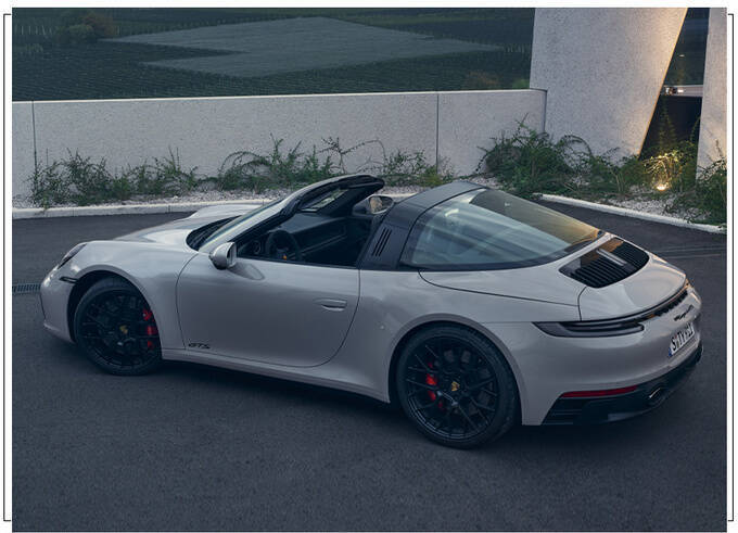 保时捷新款911发布,弧面玻璃车顶