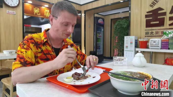 兰州牛肉面“跨界”创新打造“面面俱到”用餐新体验