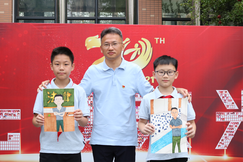 妙笔绘师恩——杭州市下沙第一小学教师节活动之“记录老师的身影”