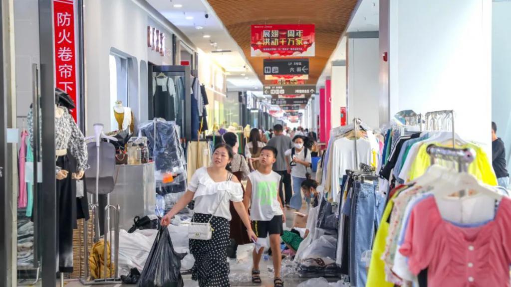▲新洪城大市场实拍