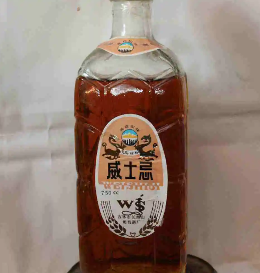 国产威士忌观察1:大家猜一猜威士忌在中国的历史有多少年?