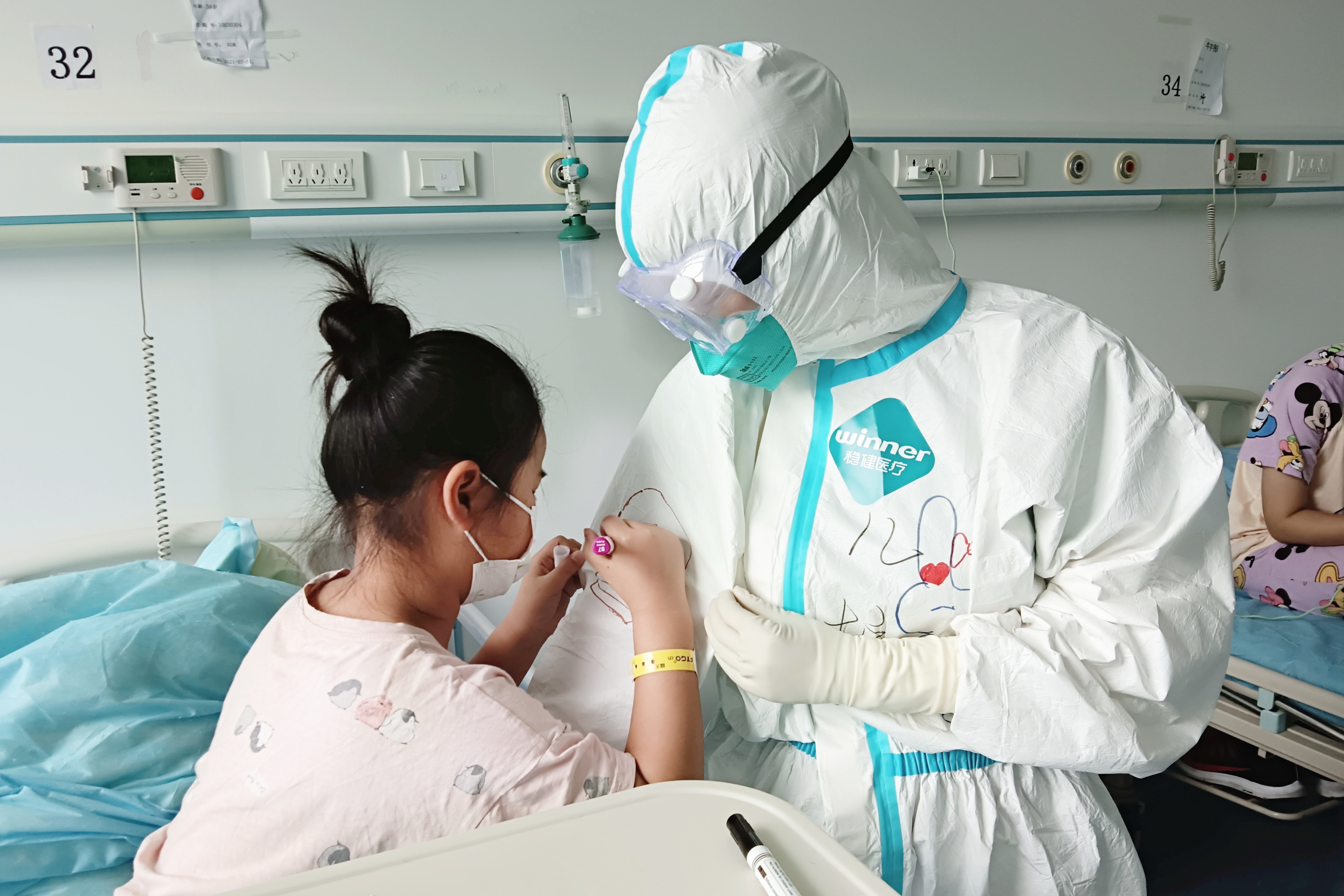 南京市儿童医院驻公卫中心医疗队圆满完成支援任务