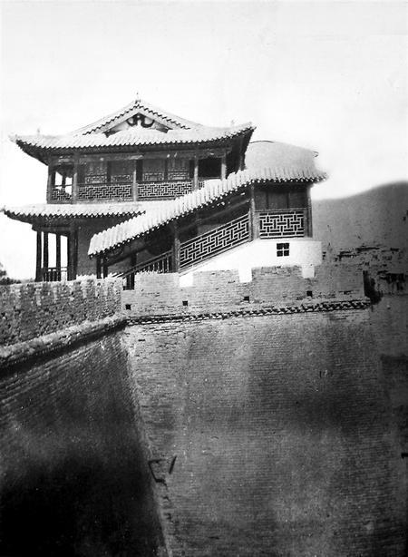 陕甘总督署北城墙上的拂云楼,上有碧血碑。