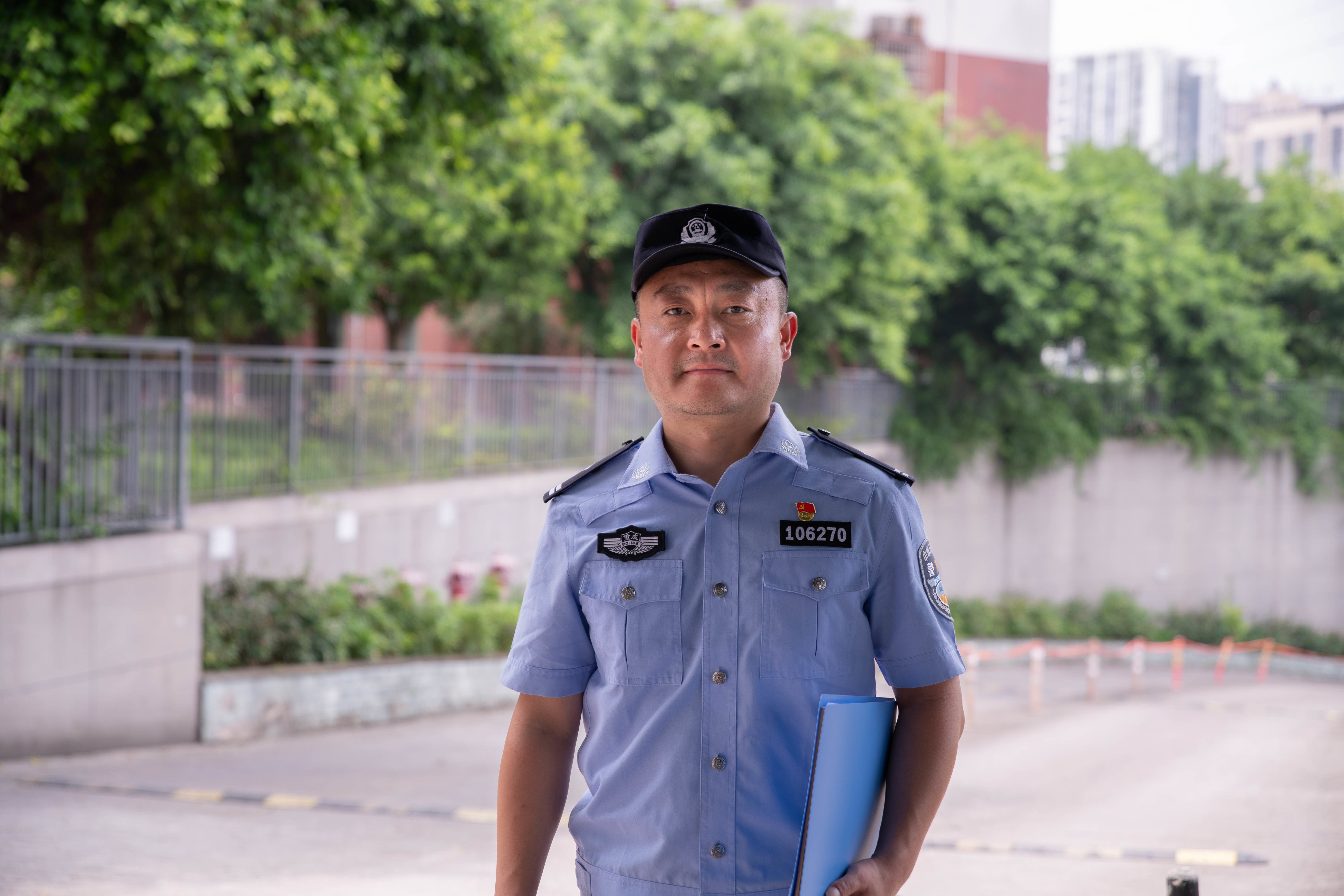 李龙俊曾经的导弹科研人员如今在社区警务中精确制导