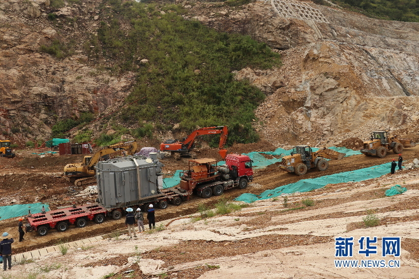深圳坪山第一座500千伏智能变电站进入电气设备安装阶段。新华网发