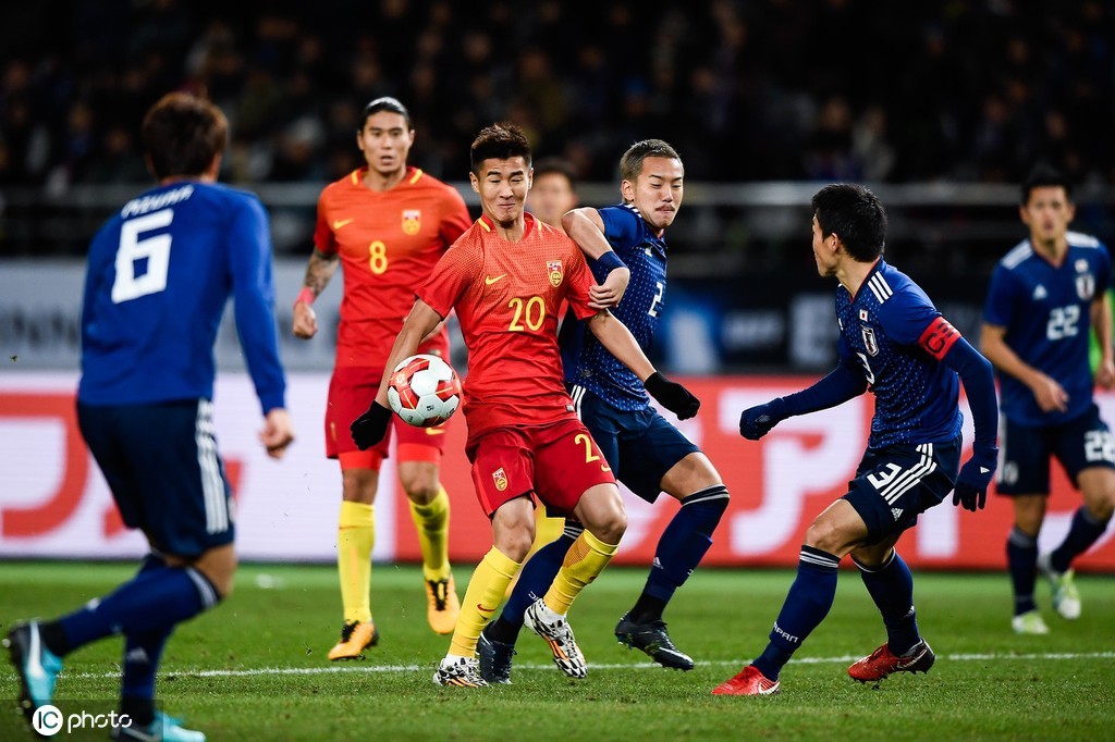 2014亚青赛算得上韦世豪的成名之战，对阵日本两度破门，帮助中国国青2-1战胜日本。