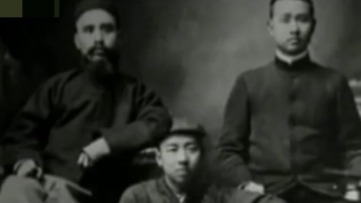 1906年于右任赴日学习办报，结识孙中山加入同盟会