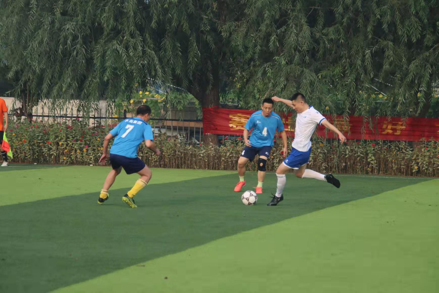 石家庄水务集团与中国华电集团有限公司河北分公司举办足球友谊赛