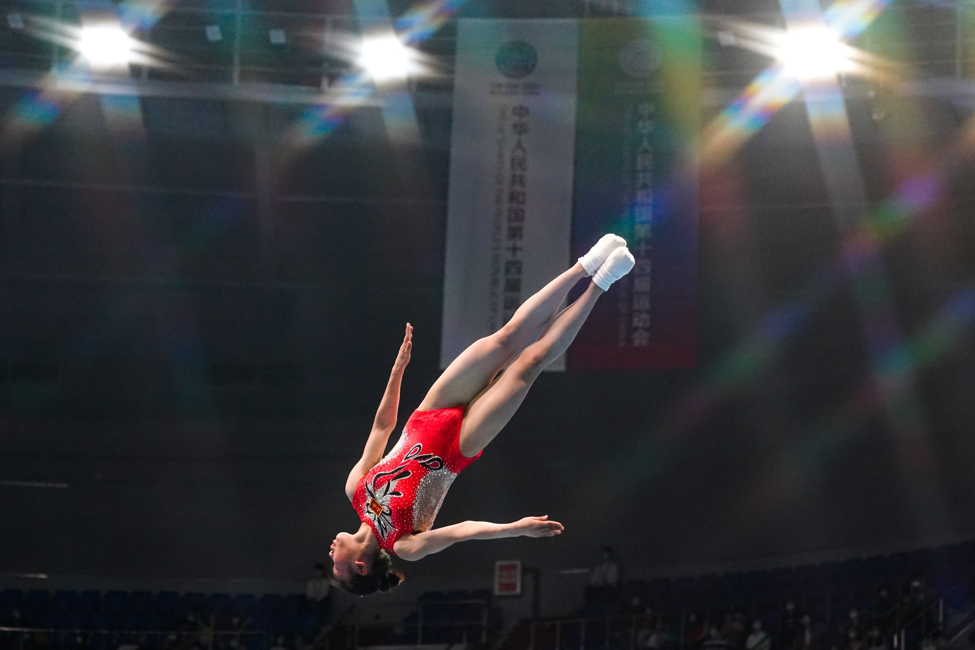 新老同闪光蹦床好时代十四运会蹦床项目综述