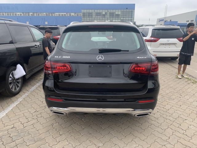 20款奔驰glc300 颜色全 现车优惠多多