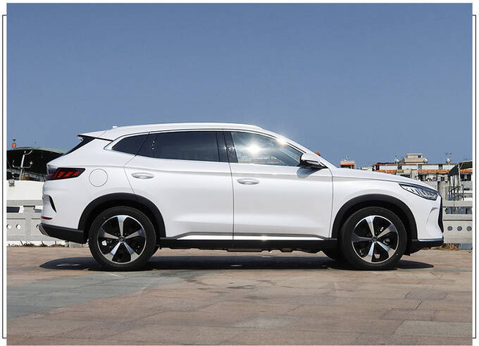 預算15萬可以買哪一款suv?比亞迪宋plus給你答案_鳳凰網汽車_鳳凰網