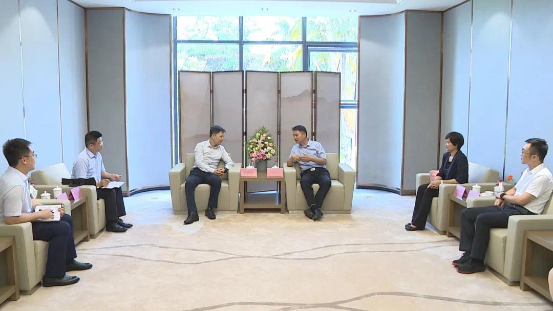 保亭县委书记穆克瑞会见中国银行海南分行行长柯建勋