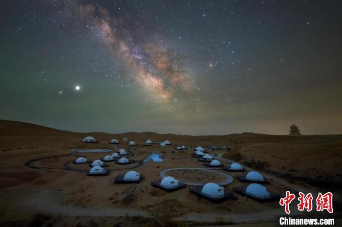 图为甘肃武威市民勤县摘星小镇(资料图) 摘星小镇供图