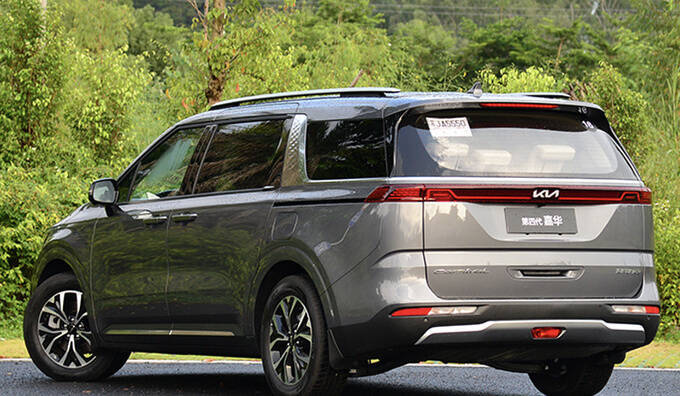 起亚国产嘉华上市售价xx-xx万 配置超别克gl8-图5