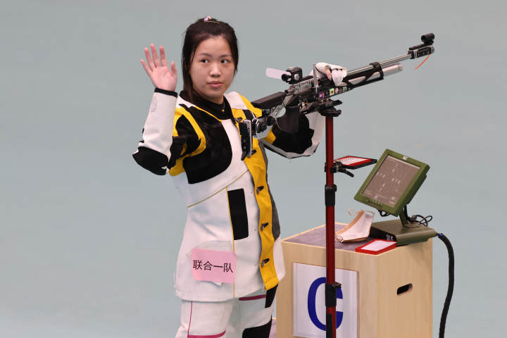 杨倩点燃第十四届全运会主火炬复兴之火