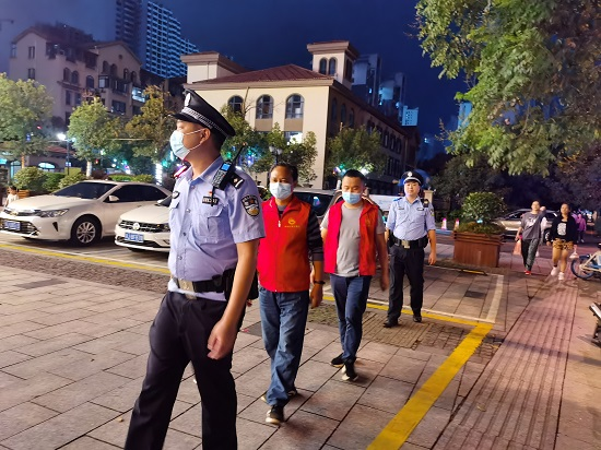 安全感爆棚的巡逻队伍