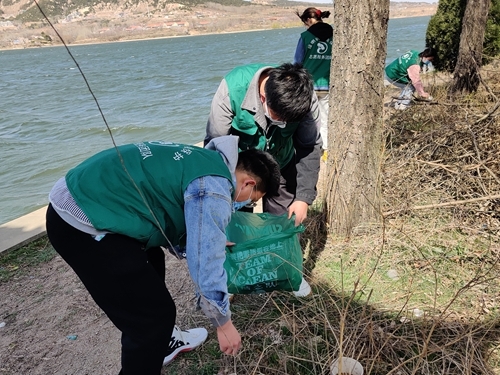 青职“三个走在”“我为群众办实事”实践活动正进行