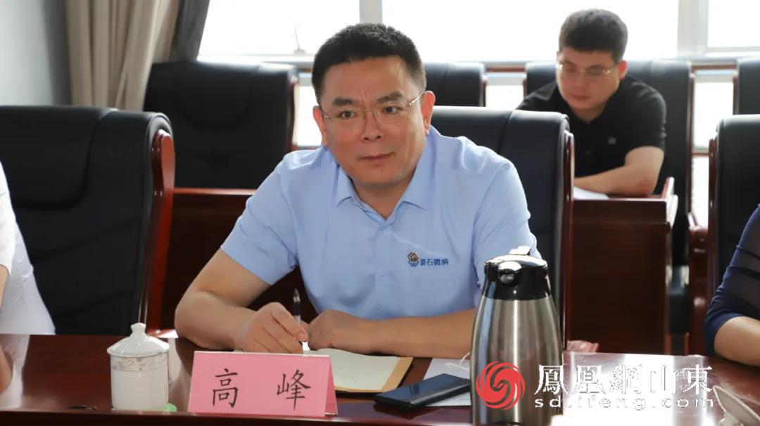 栖霞市领导包华在会上表示,政府将会一如既往地支持同兴实业的发展,并