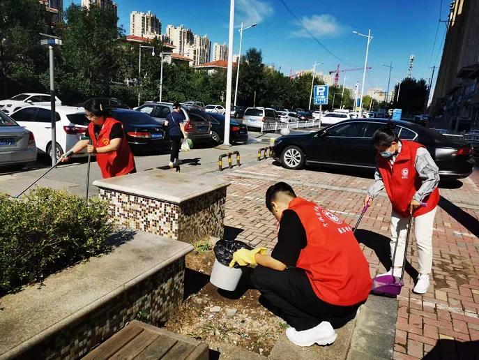 阳光100社区,青铜社区,华庭悦府社区等多个社区对园区院内环境卫生