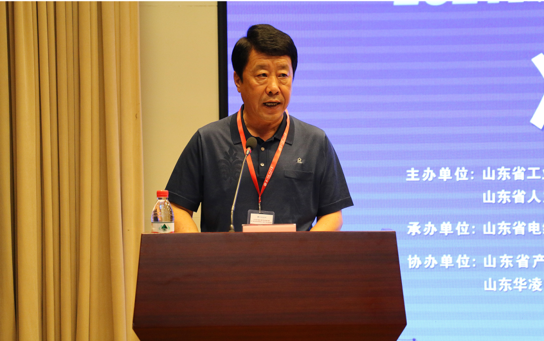 竞赛裁判长—山东省产品质量检验研究院总工程师焦毅代表裁判组发言