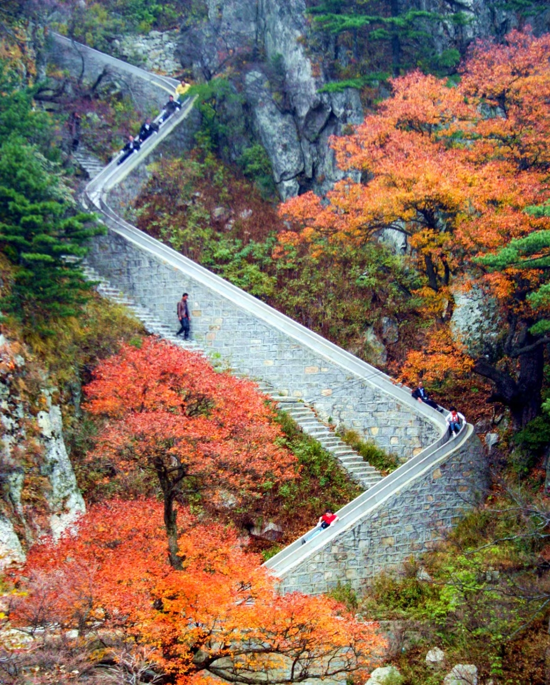 河南鲁山尧山景区全面体检保障双节安全运营