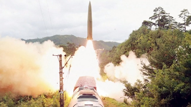 实拍：朝鲜首次试射铁路机动导弹 射程可覆盖韩国全境！