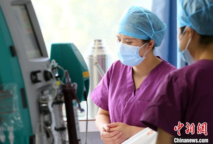 甘肃ICU护师：是信守承诺的队长，亦是会“自责”的妈妈