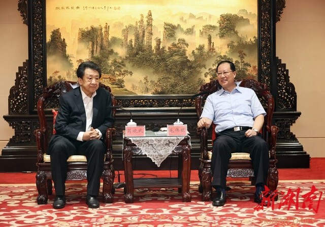 毛伟明与芮晓武座谈