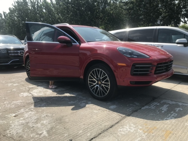 21款保时捷卡宴3.0现车 胭脂红稀缺颜色