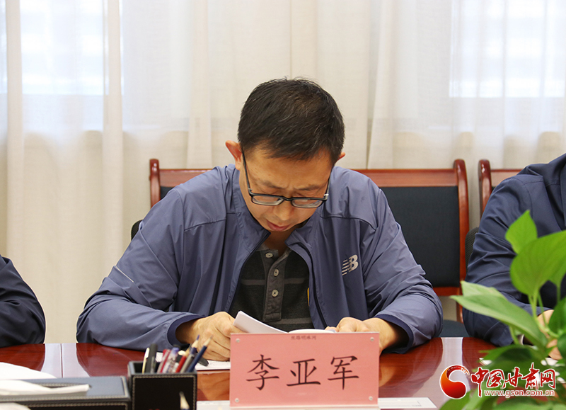 丝路明珠网负责人李亚军发言