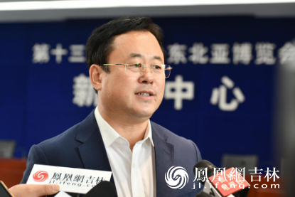 白城市商务局局长吴茂强接受媒体采访