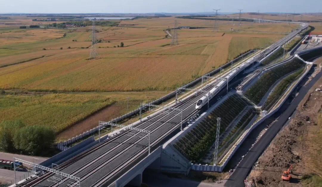 先睹为快空中俯瞰牡佳高铁七台河西站