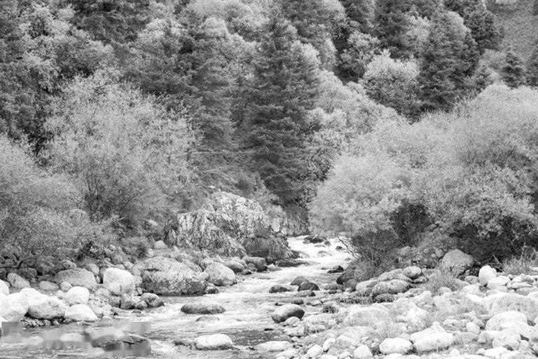 天祝三峡溪水潺潺 景区供图