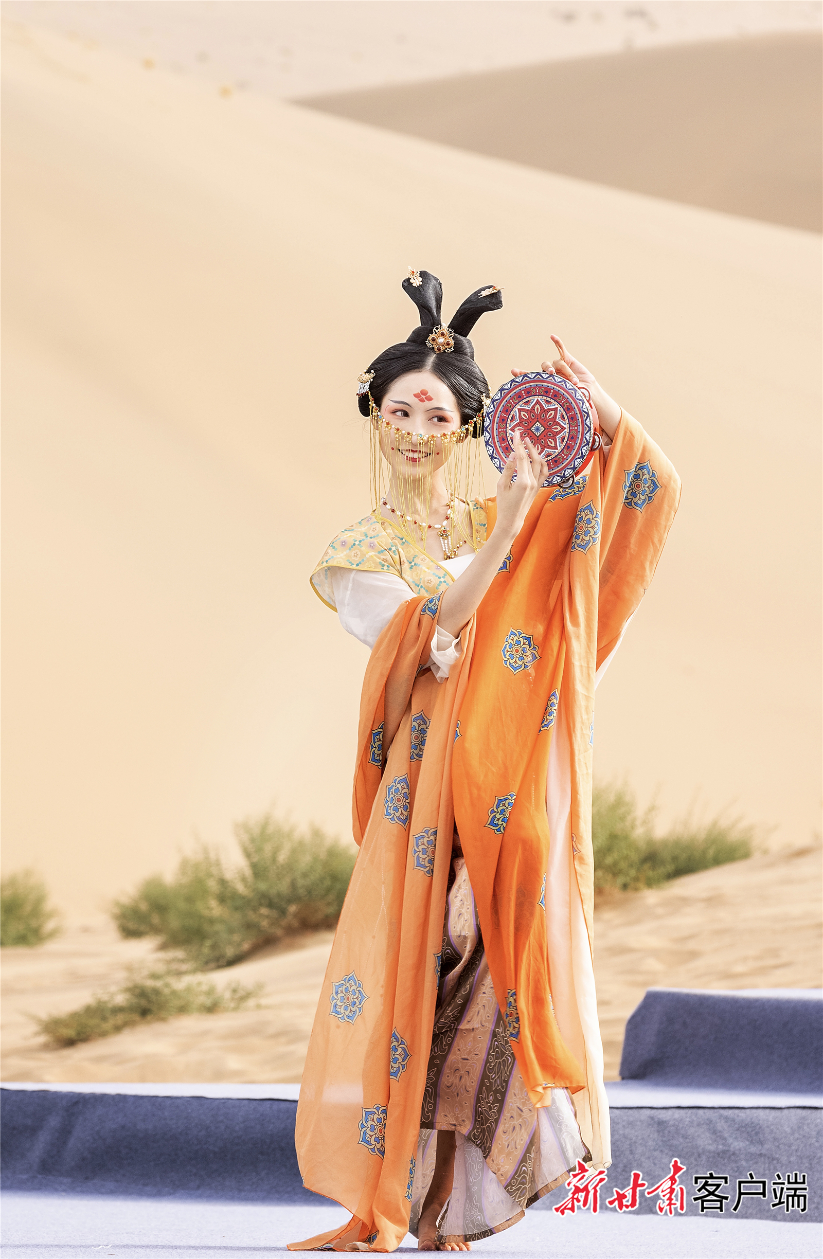 包括了传统服饰文化大使总决赛,2021丝路新语·中华云裳服饰文化论坛