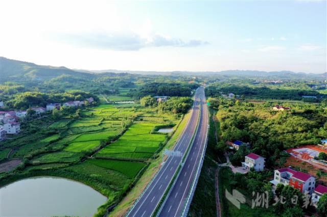 蕲太高速蕲春西段通车运营