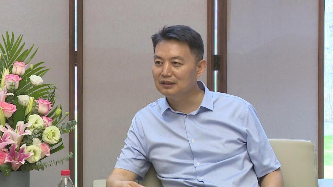 保亭县委书记穆克瑞会见中国银行海南分行行长柯建勋