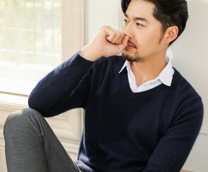 80女性朋友都认为会穿针织衫的男人最性感