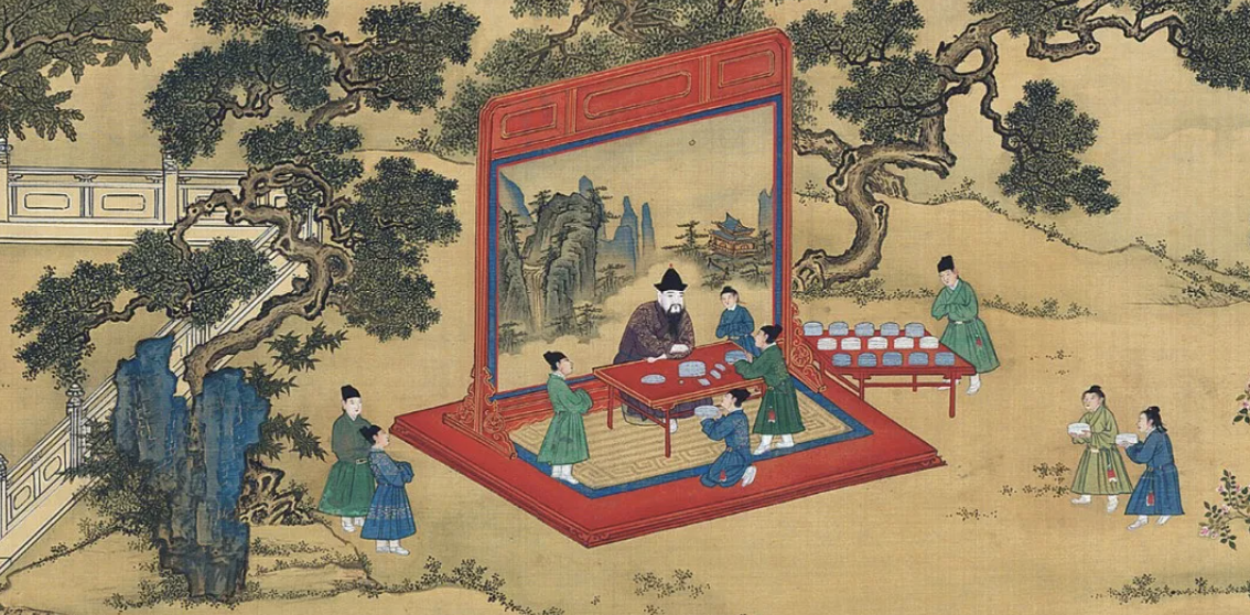 《明宪宗御花园赏玩图》之皇帝在太监的侍奉下斗蟋蟀的场景