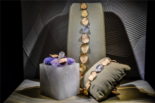 此展览由意大利展览集团ieg举办,包含了维琴察国际珠宝精品展,国际